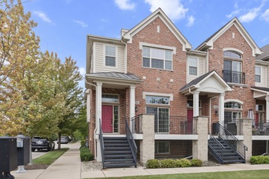 Lake Townhome/Townhouse For Sale in Mundelein, Illinois