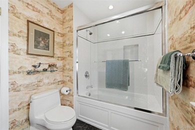 Welcome to this stately, immaculately maintained 4 bedroom, 2.5 - photo 31
