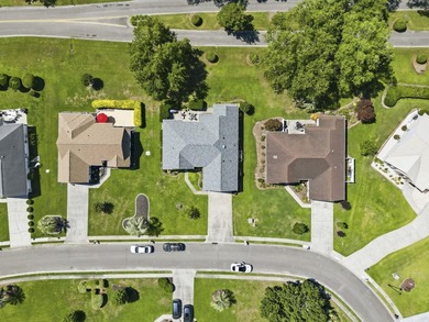 Welcome to this beautiful 3-bedroom, 2-bath home nestled in the - photo 36