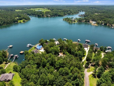 The ''Hidden Gem'' is situated on 2 lots with an easy walk to - photo 5