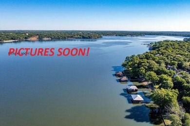 Lake Home For Sale in Gainesville, Texas