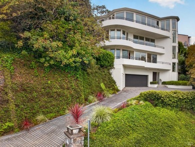 Perched in Sausalito's Banana Belt, this custom residence blends - photo 3