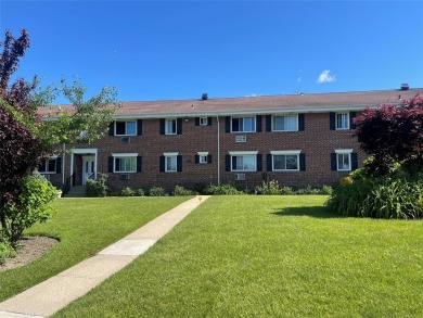 Lake Home Sale Pending in Amityville, New York