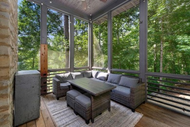 The most private home in beautiful Silverock Cove where luxury - photo 4