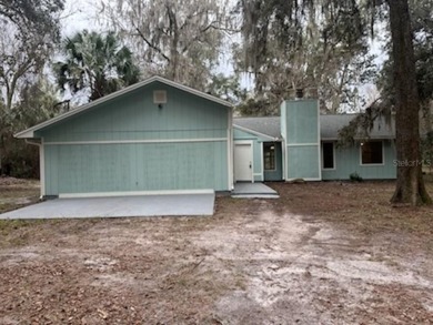 Orange Lake Home For Sale in Hawthorne Florida