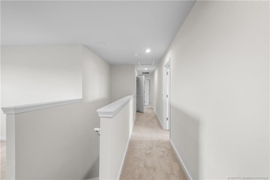 Move-in ready and beautifully maintained, this spacious - photo 14