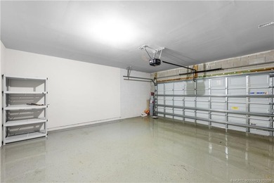Move-in ready and beautifully maintained, this spacious - photo 23