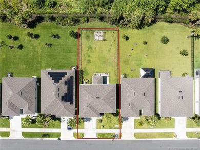 Move-in ready and beautifully maintained, this spacious - photo 30