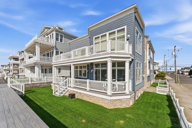 Oceanfront Southend location ' 5 bedrooms ' Covered private - photo 3