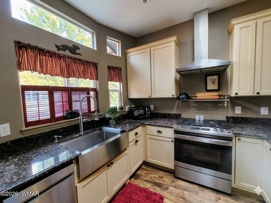 Cozy 3-bedroom, 1.5-bath home in the desirable White Mountain - photo 4