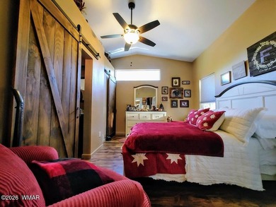 Cozy 3-bedroom, 1.5-bath home in the desirable White Mountain - photo 5