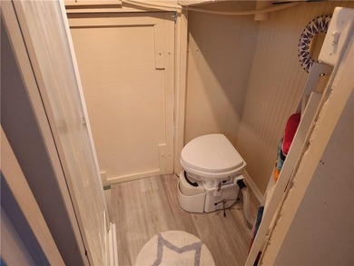 Charming Updated Beach Cottage - Walk to the Water! Enjoy - photo 11
