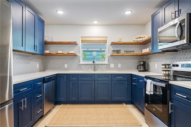 Welcome to Little Bay Landing, a fully reimagined 24-unit condo - photo 14