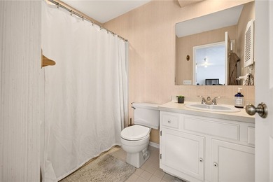 Welcome to 27 Neville Lane, nestled in the heart of Brighton! - photo 25
