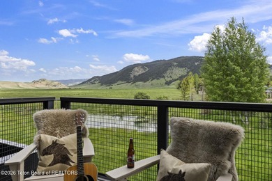 Located 2 blocks from Jackson Hole's iconic Town Square, this - photo 2