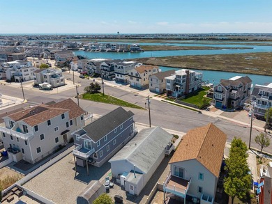 Outstanding Bay Views! Classic Avalon opportunity just blocks - photo 5