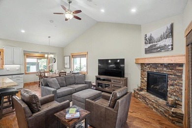 This is mountain luxury at its finest. Impeccably maintained - photo 7