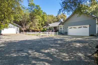 Over 4 Acres with an additional 2-car garage and covered RV - photo 5