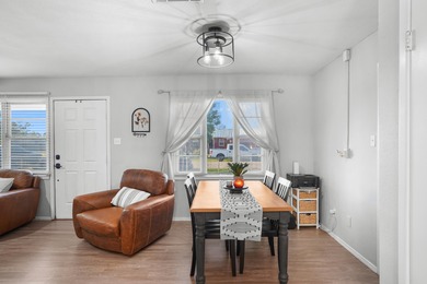 Adorable 3-Bed, 3-Bath Updated Home Near Buffalo Springs Lake