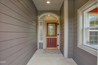 Excellent opportunity to own this gorgeous, custom single-level - photo 2