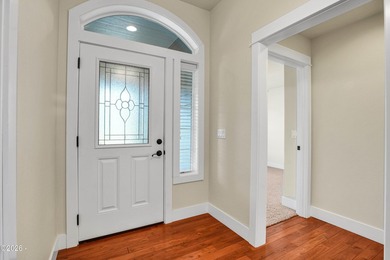 Excellent opportunity to own this gorgeous, custom single-level - photo 3