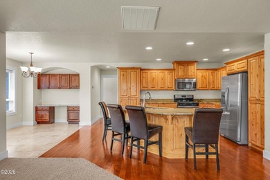Excellent opportunity to own this gorgeous, custom single-level - photo 5
