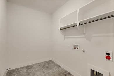 Gorgeous 2-story design from American Legend Homes featuring 4 - photo 23