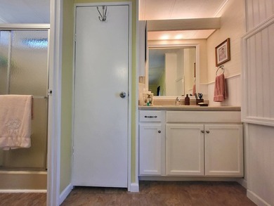 This spacious 2 bedroom, 2 bath boasts a warm and inviting color - photo 22
