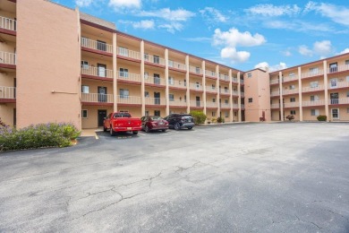 (private lake, pond, creek) Condo For Sale in Bradenton Florida