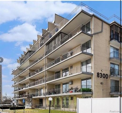 Lake Saint Clair Condo For Sale in Detroit Michigan