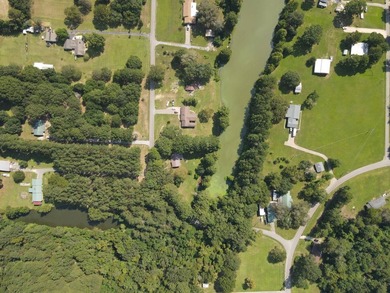 WELCOME TO 24 DEAN MATTHEWS ROAD, A CHARMING WATERFRONT RETREAT - photo 3