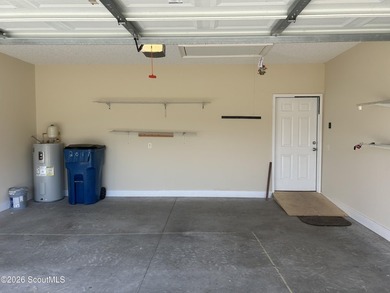 New paint throughout interior and new Carpet in the Primary - photo 4