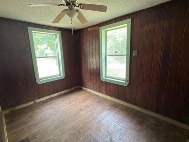 Welcome to your next REO opportunity! Built in 1970, this corner - photo 12