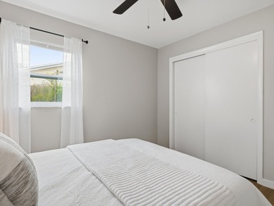 Welcome to this charming FULLY RENOVATED 2-bedroom, 1-bathroom - photo 31