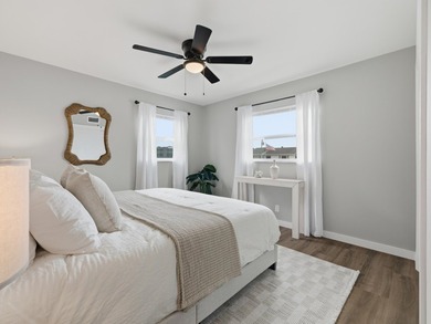 Welcome to this charming FULLY RENOVATED 2-bedroom, 1-bathroom - photo 32