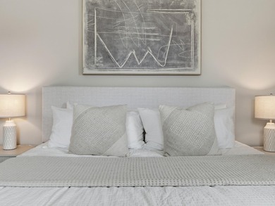 Welcome to this charming FULLY RENOVATED 2-bedroom, 1-bathroom - photo 35