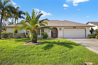 Caloosahatchee River Home For Sale in Cape Coral Florida