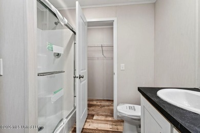 Brand new and never lived in! This beautiful 16' x 76' - photo 11