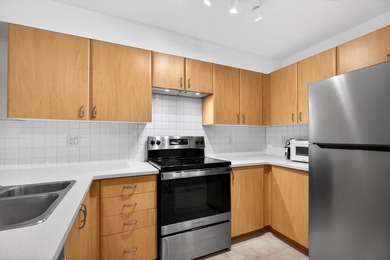 Welcome to Chatsworth Gardens, an incredible opportunity for - photo 15