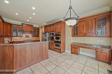 Welcome to Montgomery Cove, one of Knoxville's most sought after - photo 17