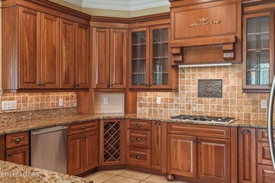 Welcome to Montgomery Cove, one of Knoxville's most sought after - photo 18