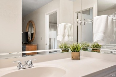 Great opportunity to purchase this single-level, 3 bedroom, 2 - photo 35