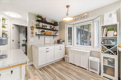 This 3 bedroom 2 bathroom 2,307 sqft home sits on a 1.56-acre - photo 6