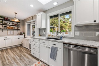 This 3 bedroom 2 bathroom 2,307 sqft home sits on a 1.56-acre - photo 7