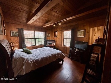Secluded and peaceful, this charming 2-bedroom, 2-bath cabin - photo 13