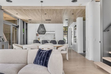 L'architecture est un langage. Ici, elle raconte une histoire de - photo 10