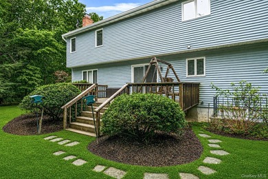 Spacious Contemporary Colonial situated on nearly an acre lot in - photo 36