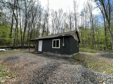 Investor-friendly opportunity at 1149 Avoy Rd! This 1 bedroom, 1 - photo 1