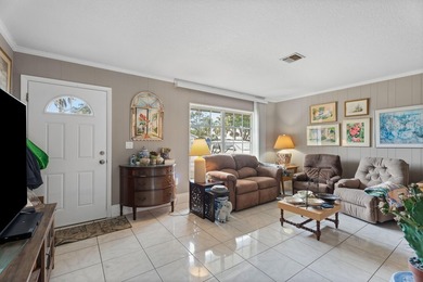 Welcome to this charming 2-bedroom, 2-bath single-family home - photo 2