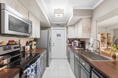 Welcome to this charming 2-bedroom, 2-bath single-family home - photo 7